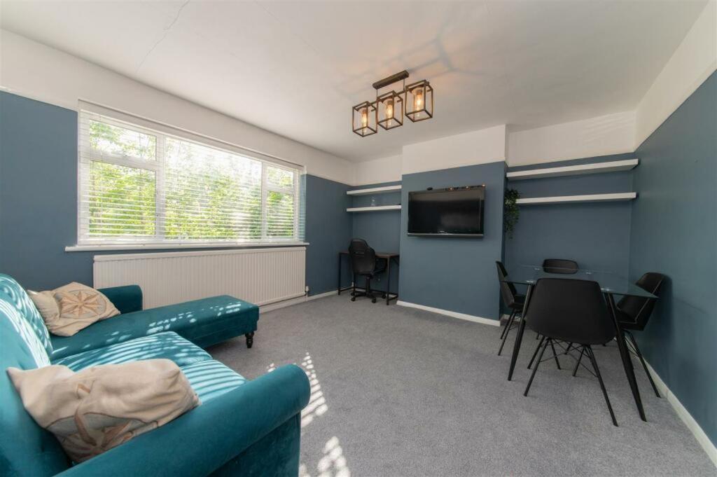 Vibrant & Stylish Mill Hill East Pad Apartment Hendon Bagian luar foto