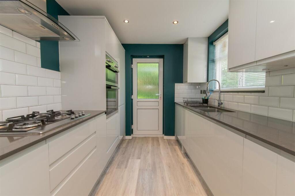 Vibrant & Stylish Mill Hill East Pad Apartment Hendon Bagian luar foto