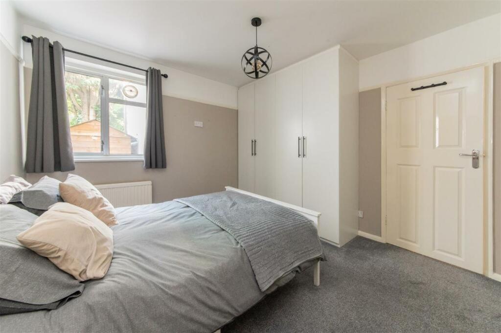 Vibrant & Stylish Mill Hill East Pad Apartment Hendon Bagian luar foto