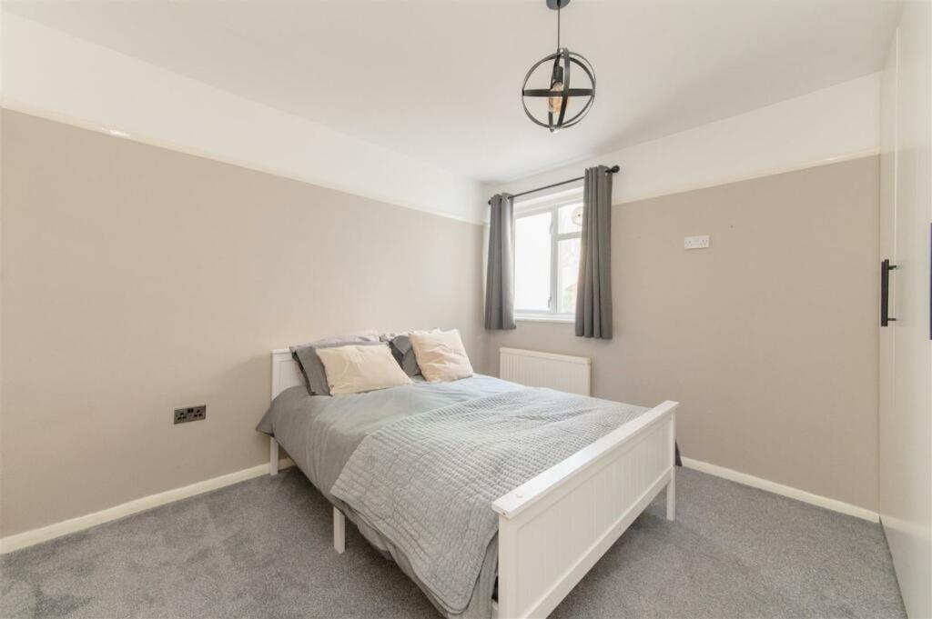 Vibrant & Stylish Mill Hill East Pad Apartment Hendon Bagian luar foto